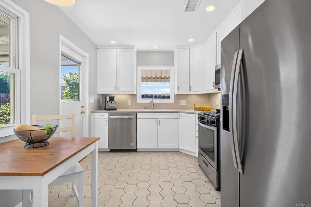 https://cdn.realtyfeed.com/cdn/127/307088131/1e8e41ca5d858c1beb490223f4359682.webp