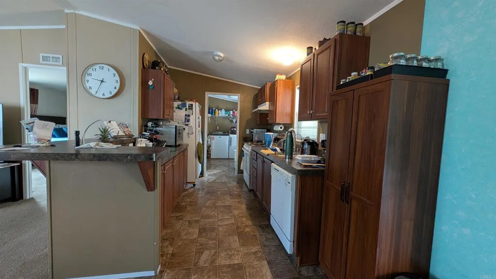 https://cdn.realtyfeed.com/cdn/127/307088163/0779d0c4b82c910711b93cf3172ddbe2.webp