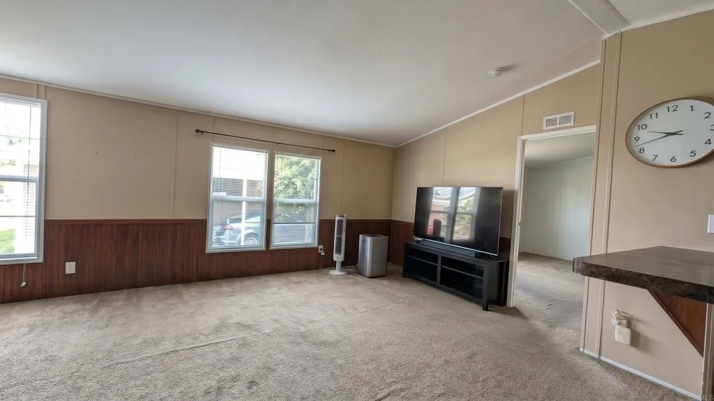 https://cdn.realtyfeed.com/cdn/127/307088163/4ced535b6303faa66553088cb917cc68.webp