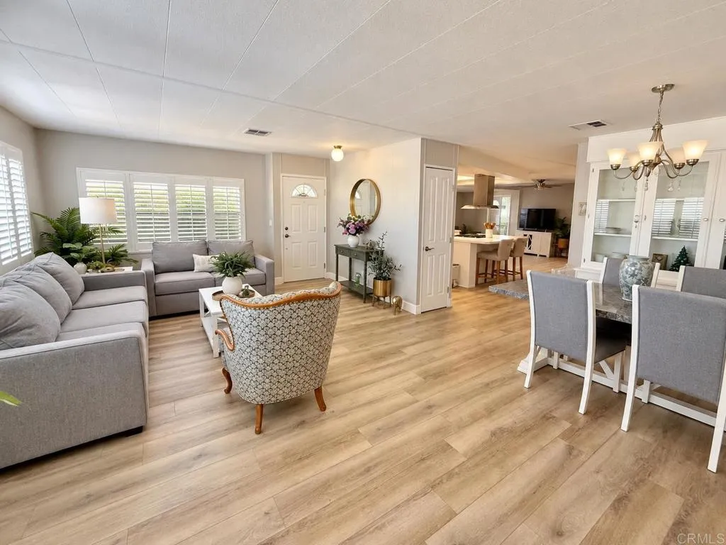 https://cdn.realtyfeed.com/cdn/127/307088178/8b38b4c5184e7ad588e8c9442c5bf8b9.webp