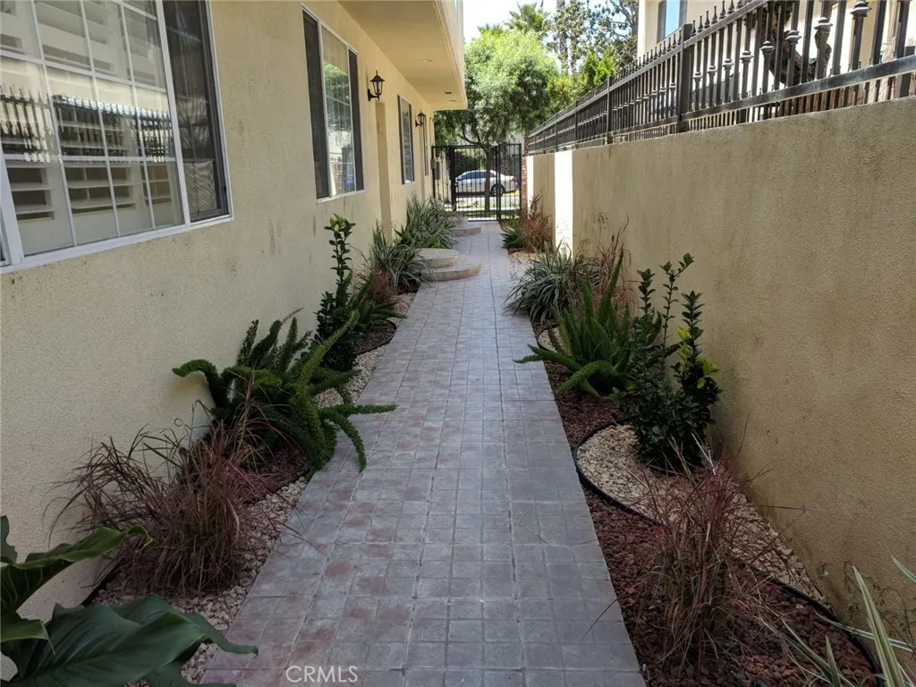 Sherman Oaks, CA 91403