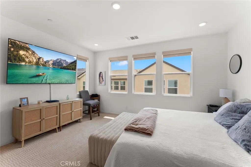 https://cdn.realtyfeed.com/cdn/127/307088223/18c4176e063f18aae8a387f0c0b99fa4.webp