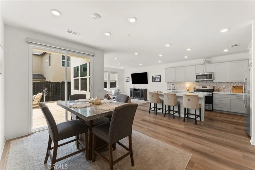 https://cdn.realtyfeed.com/cdn/127/307088223/66ee052156fc3d3682806a4a8d70096a.webp
