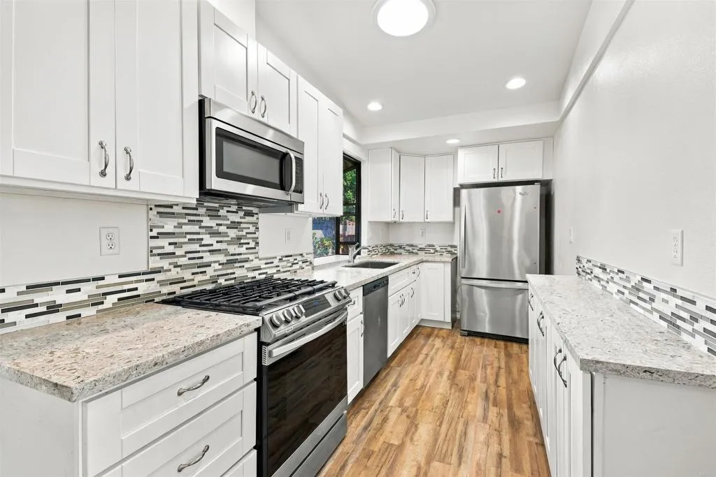 https://cdn.realtyfeed.com/cdn/127/307088248/8e8bd9a592a9f8600dc972ae80b99109.webp