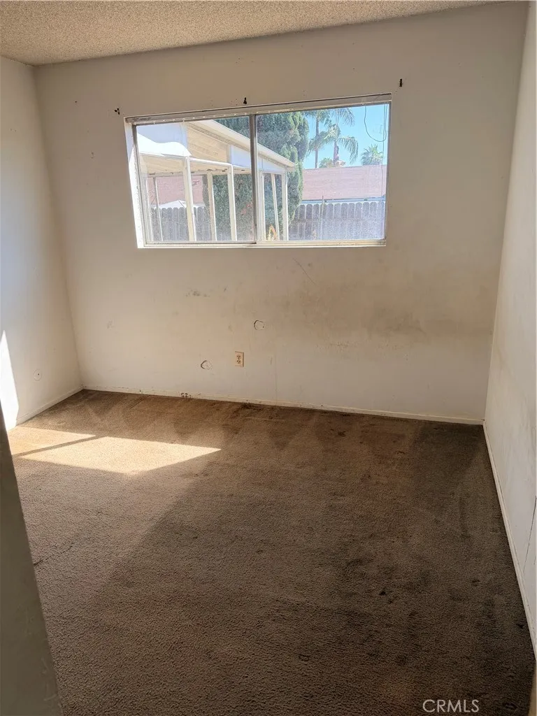 https://cdn.realtyfeed.com/cdn/127/307088257/385a47579227792eddb1a1ef5c76311c.webp