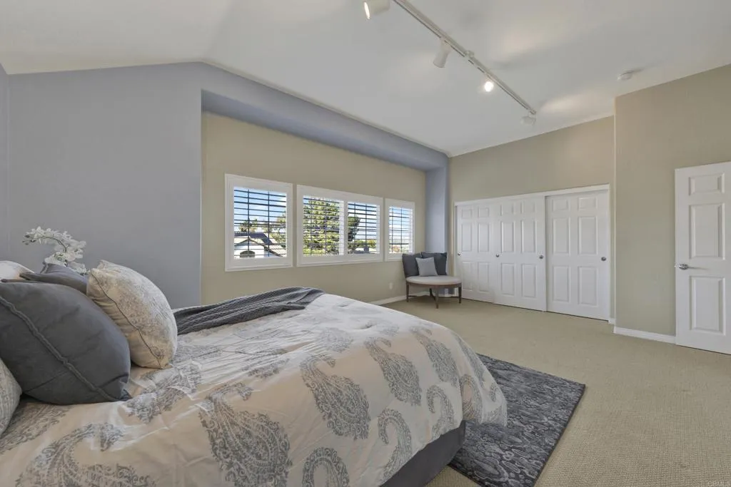 https://cdn.realtyfeed.com/cdn/127/307088394/1bc2848cc633237024b28a589267527a.webp