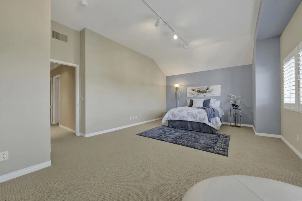 https://cdn.realtyfeed.com/cdn/127/307088394/5f9844704740332812b7bfc185fff661.webp