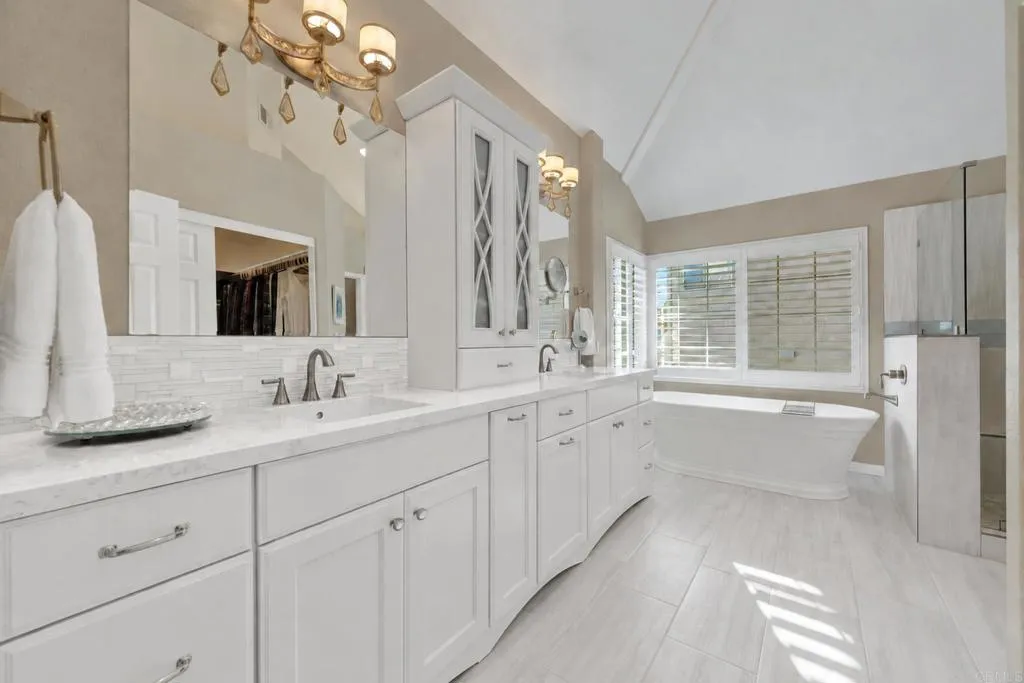 https://cdn.realtyfeed.com/cdn/127/307088394/7081097b5185563bbb937f23f6e079b3.webp
