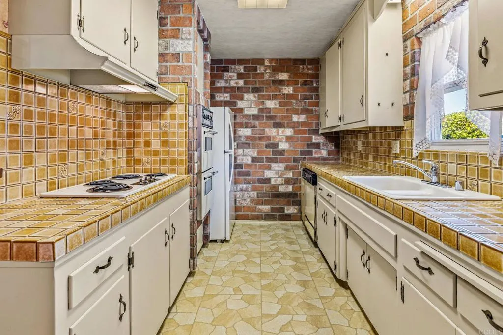 https://cdn.realtyfeed.com/cdn/127/307088467/b1696226fb861ac33b9e15e4bc835838.webp