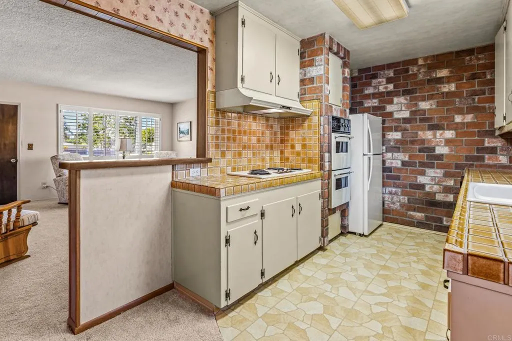 https://cdn.realtyfeed.com/cdn/127/307088467/c234b77f6dbf91d4c011bc8dc7e54318.webp
