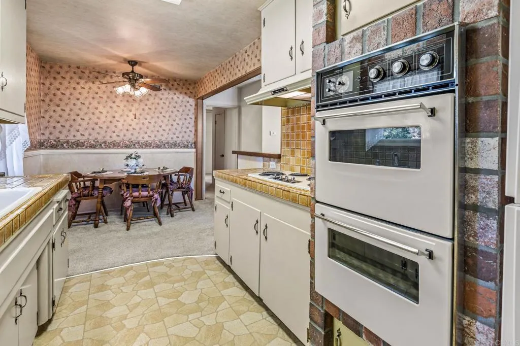 https://cdn.realtyfeed.com/cdn/127/307088467/fd877629cf5add9f107c82588da69edc.webp