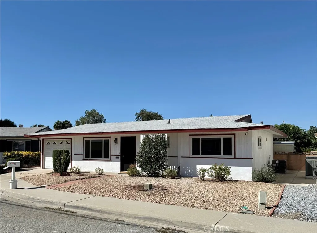 Hemet, CA 92543