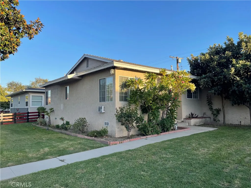Fullerton, CA 92833