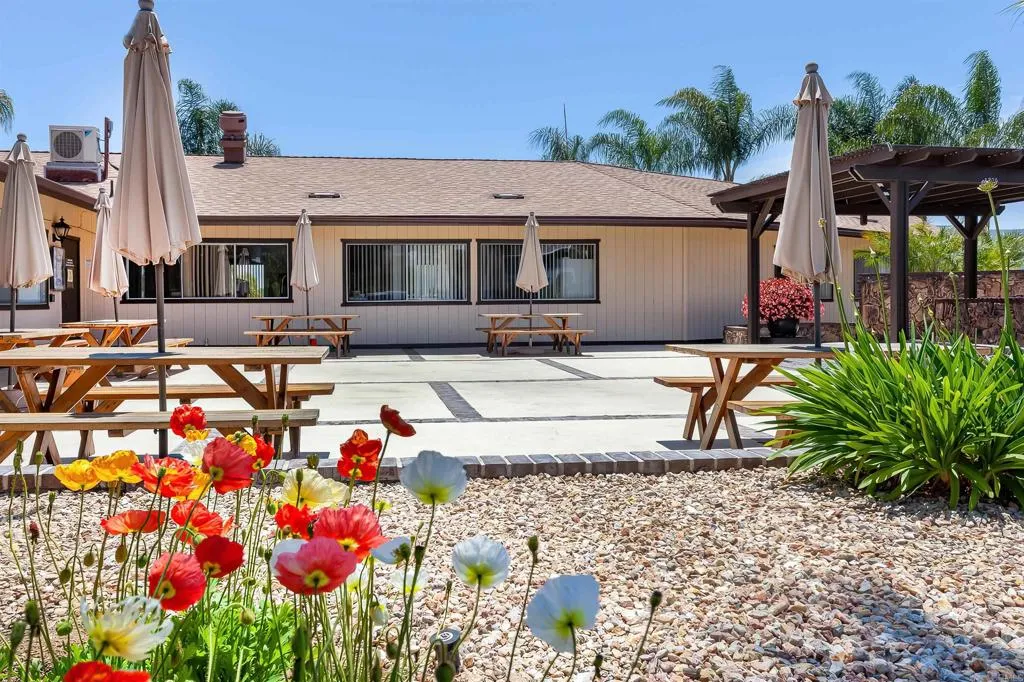 https://cdn.realtyfeed.com/cdn/127/307088633/7b86bd55b17c6eb86fdeb02cdc932c30.webp