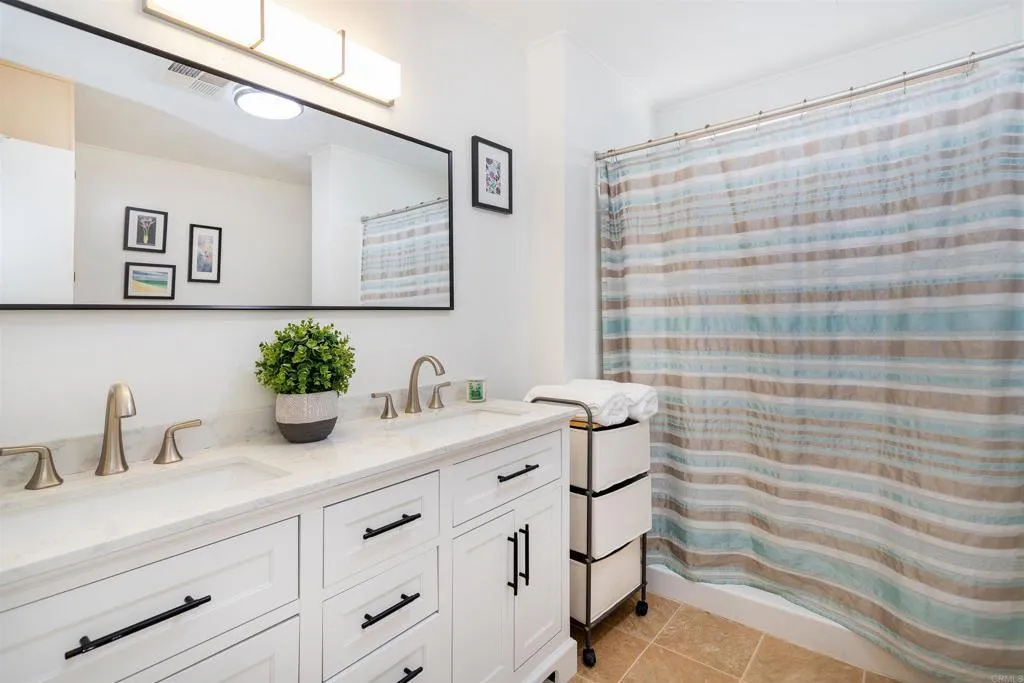 https://cdn.realtyfeed.com/cdn/127/307088633/8f1baecad9a85ac4b6a7850e98b83da2.webp