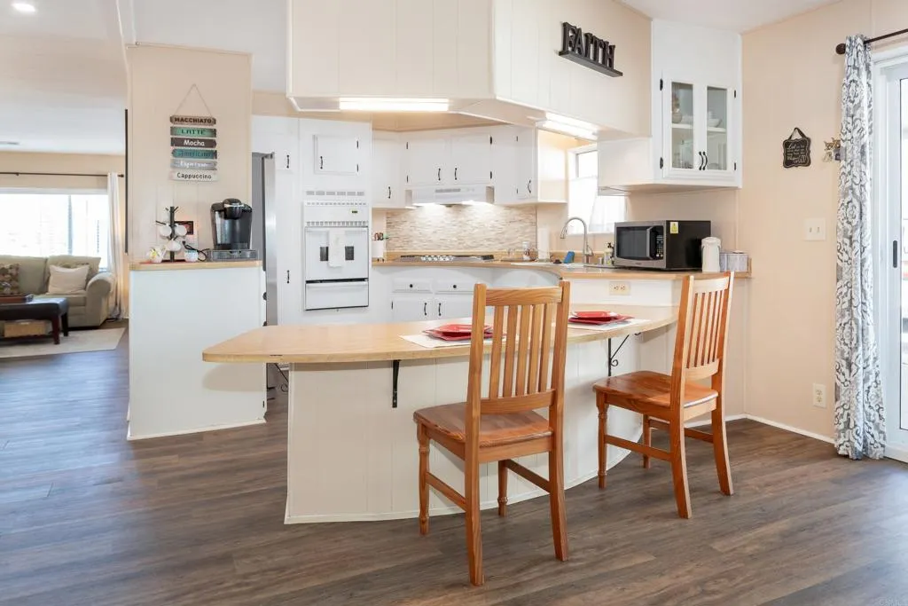 https://cdn.realtyfeed.com/cdn/127/307088633/91d2db387cf920050b12e8448e62c75e.webp