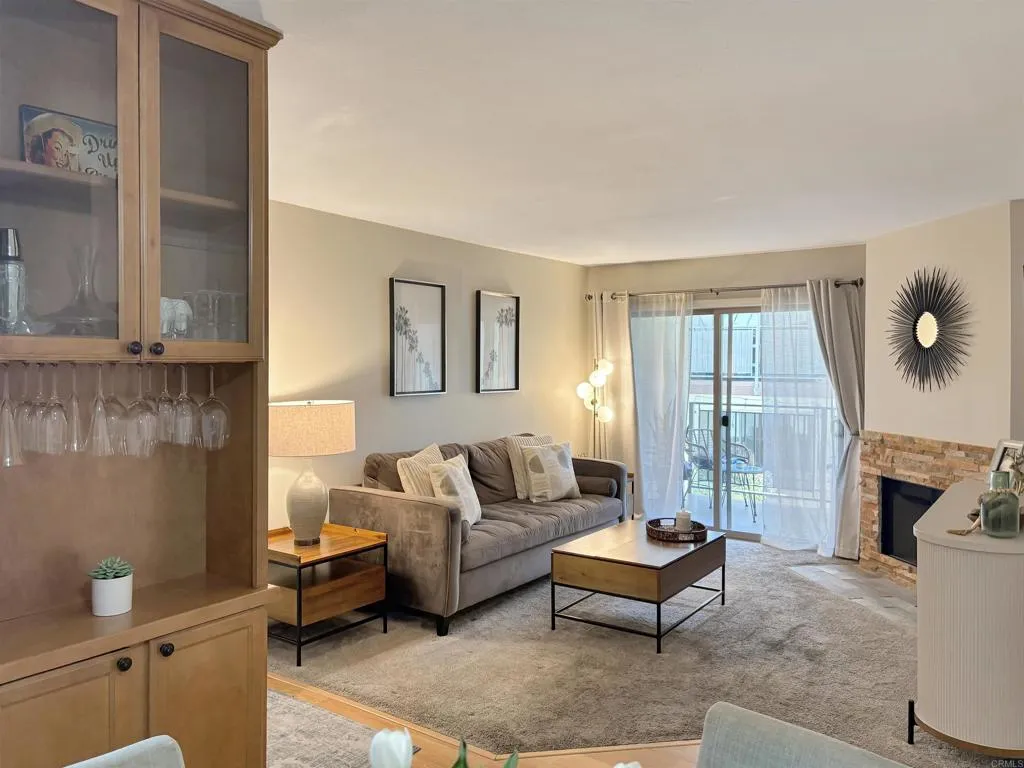 https://cdn.realtyfeed.com/cdn/127/307088642/8377b85e2185cfb0ac67f8c7b342ceed.webp