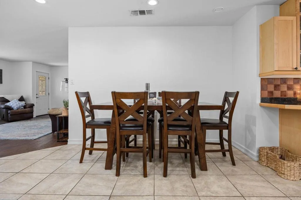 https://cdn.realtyfeed.com/cdn/127/307088749/36e561aca08af93246d312c3bc687f02.webp