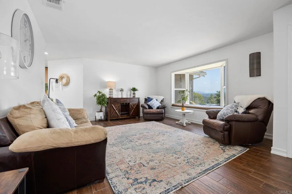 https://cdn.realtyfeed.com/cdn/127/307088749/e4d4daaa4b360c92d4ea4f33b1d18da4.webp