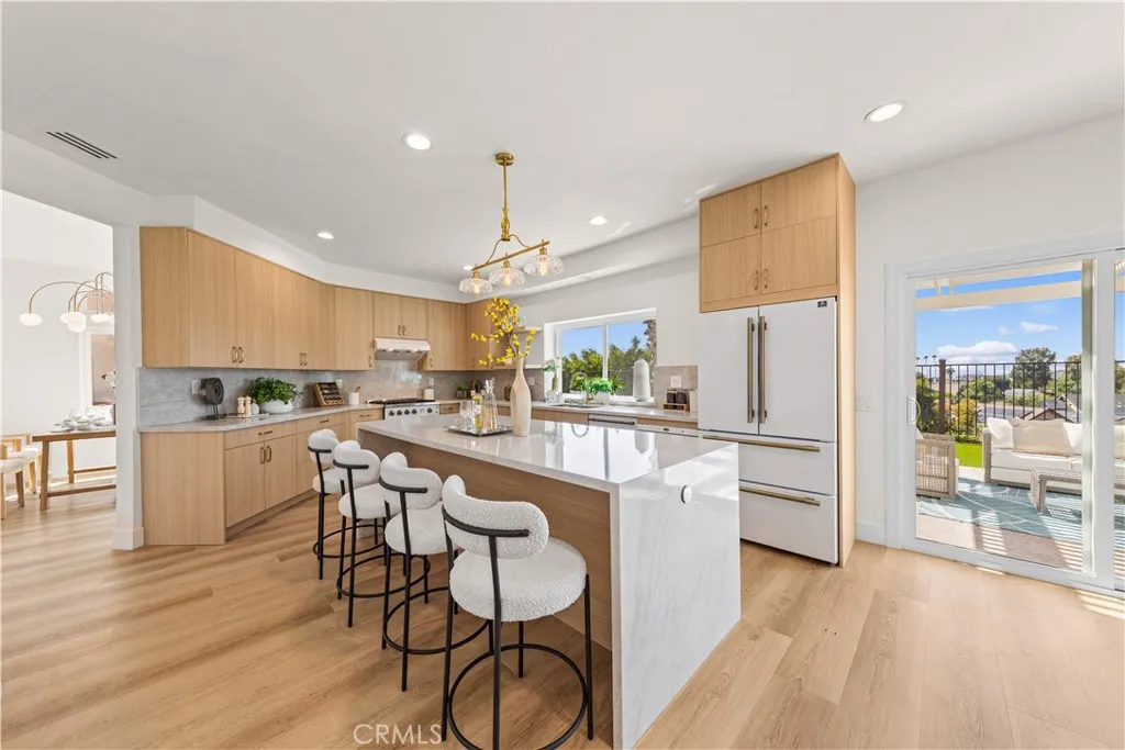 https://cdn.realtyfeed.com/cdn/127/307088752/25c6a1f285536046af162370475c17b1.webp