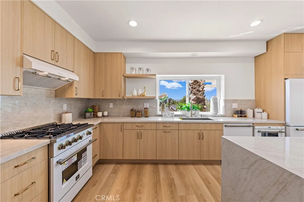 https://cdn.realtyfeed.com/cdn/127/307088752/ed3ff672f6e51d7926550638ad54d232.webp