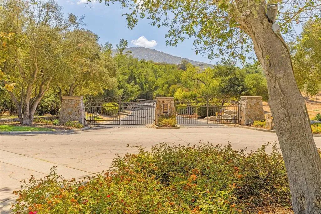 https://cdn.realtyfeed.com/cdn/127/307088854/54088037252df710fc2c7775d5bef99e.webp