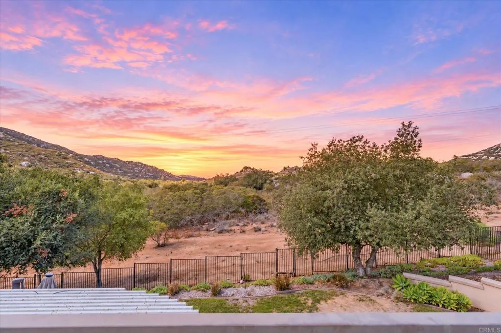 https://cdn.realtyfeed.com/cdn/127/307088854/5fb3e243fe831c2d167d7359b3654d01.webp