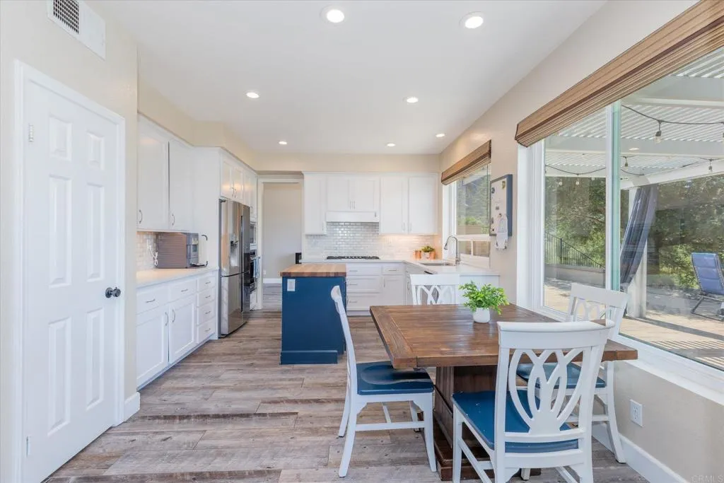 https://cdn.realtyfeed.com/cdn/127/307088854/a43fbf5206d5792efdb13c68e7ea78f0.webp