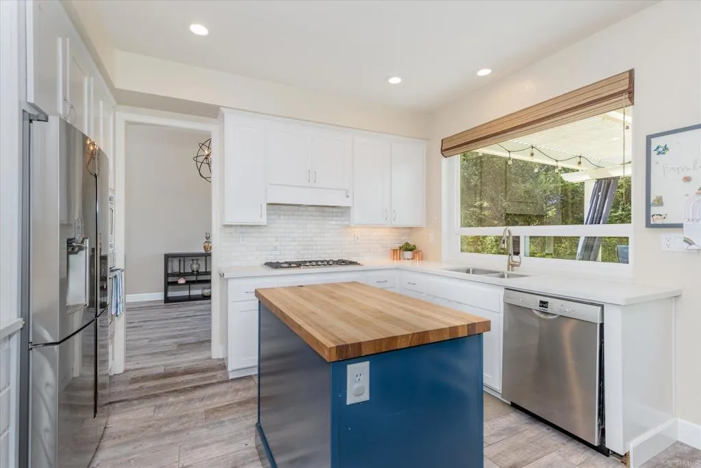 https://cdn.realtyfeed.com/cdn/127/307088854/dce99d8cdec9d3eb79011e1f5c4cac87.webp