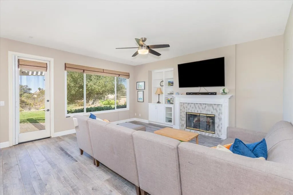 https://cdn.realtyfeed.com/cdn/127/307088854/de981fbee86bb51a1bd0266d4bdb1d07.webp