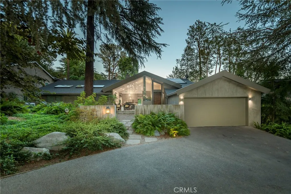 La Canada Flintridge, CA 91011