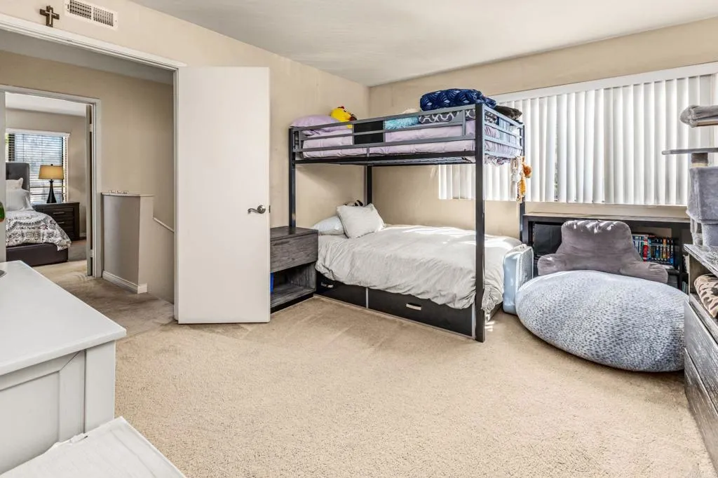 https://cdn.realtyfeed.com/cdn/127/307088970/01d2b92ed2da58860787f73f1e5f1713.webp