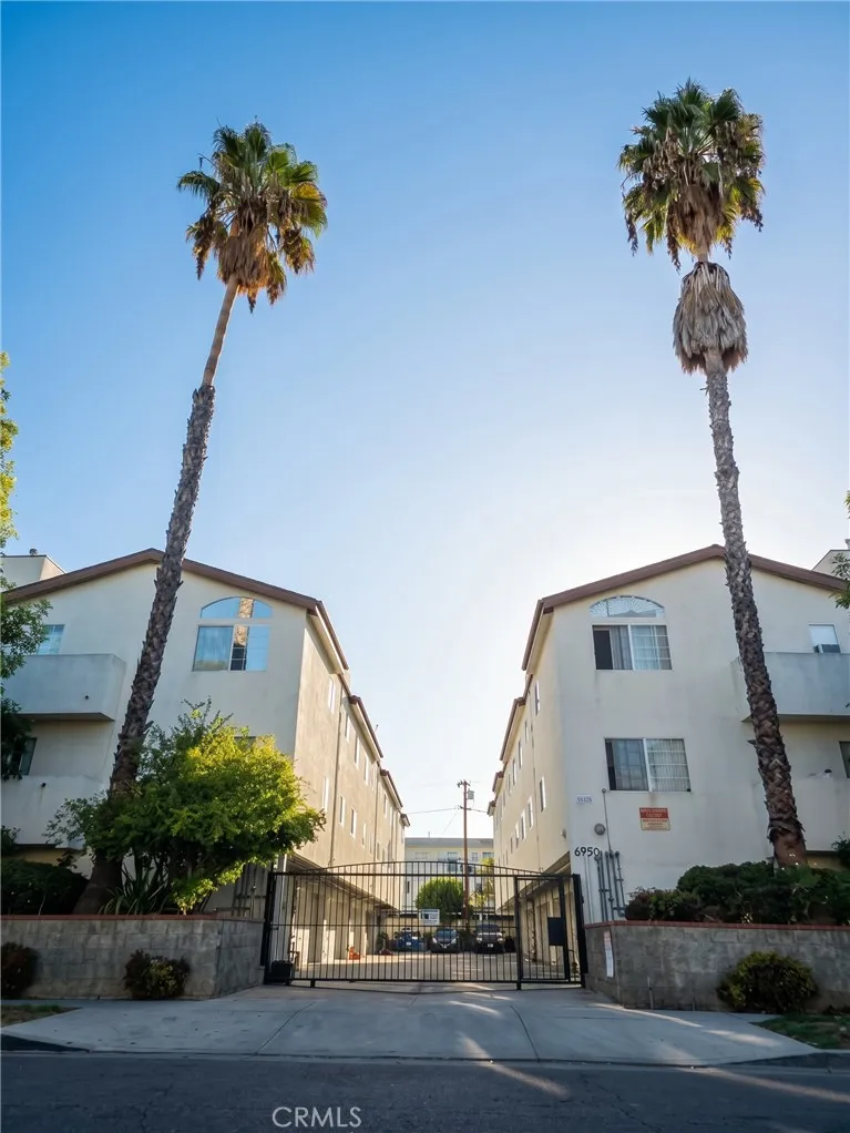 Canoga Park, CA 91303