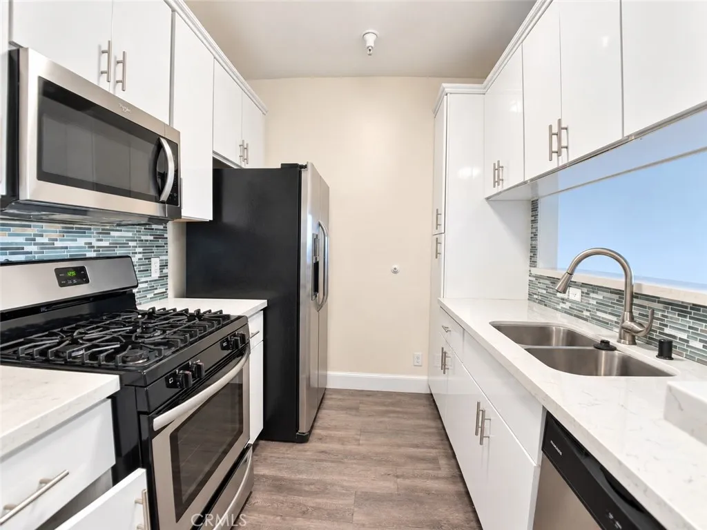 North Hollywood, CA 91606