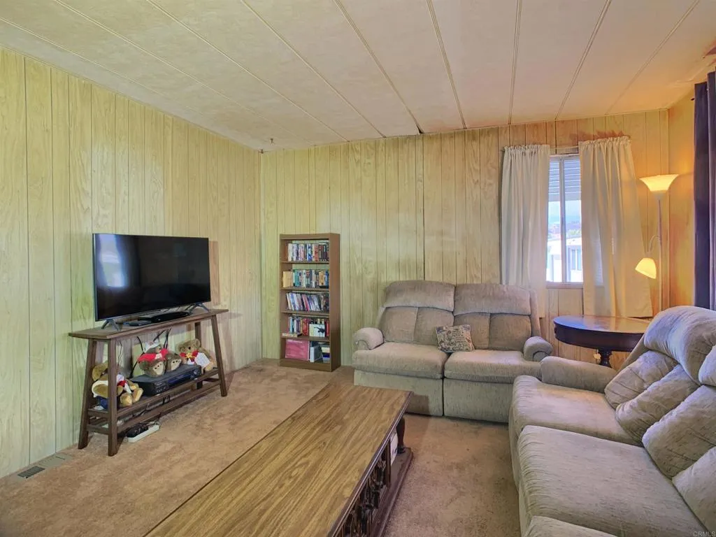 https://cdn.realtyfeed.com/cdn/127/307089249/1cd075eb06d1d260e4651e168f19bdfc.webp