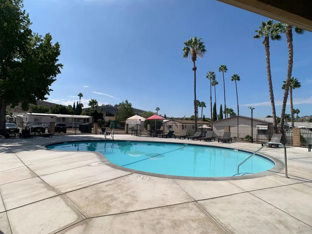 https://cdn.realtyfeed.com/cdn/127/307089249/2b9018e4ac67adcd7d0a2259d9fc1f83.webp