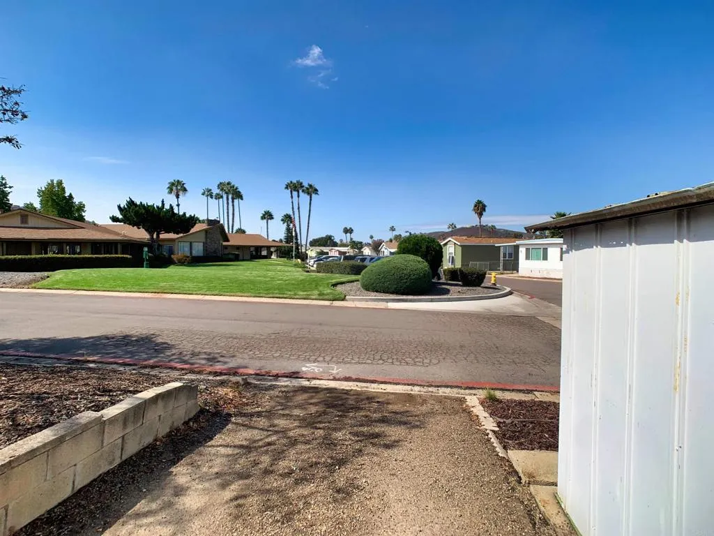 https://cdn.realtyfeed.com/cdn/127/307089249/88cfcbec59cf1d2e365d9cebd2903d21.webp