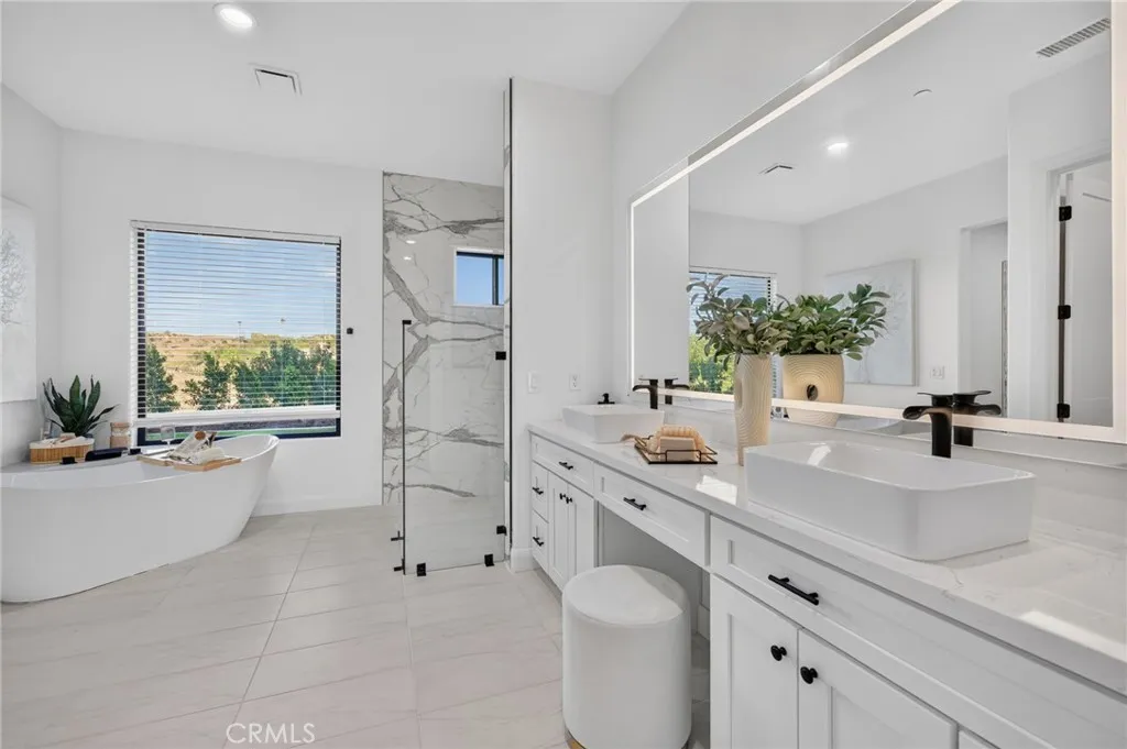 https://cdn.realtyfeed.com/cdn/127/307089251/ec6cdbab1e8a4249801b347025e8fb96.webp