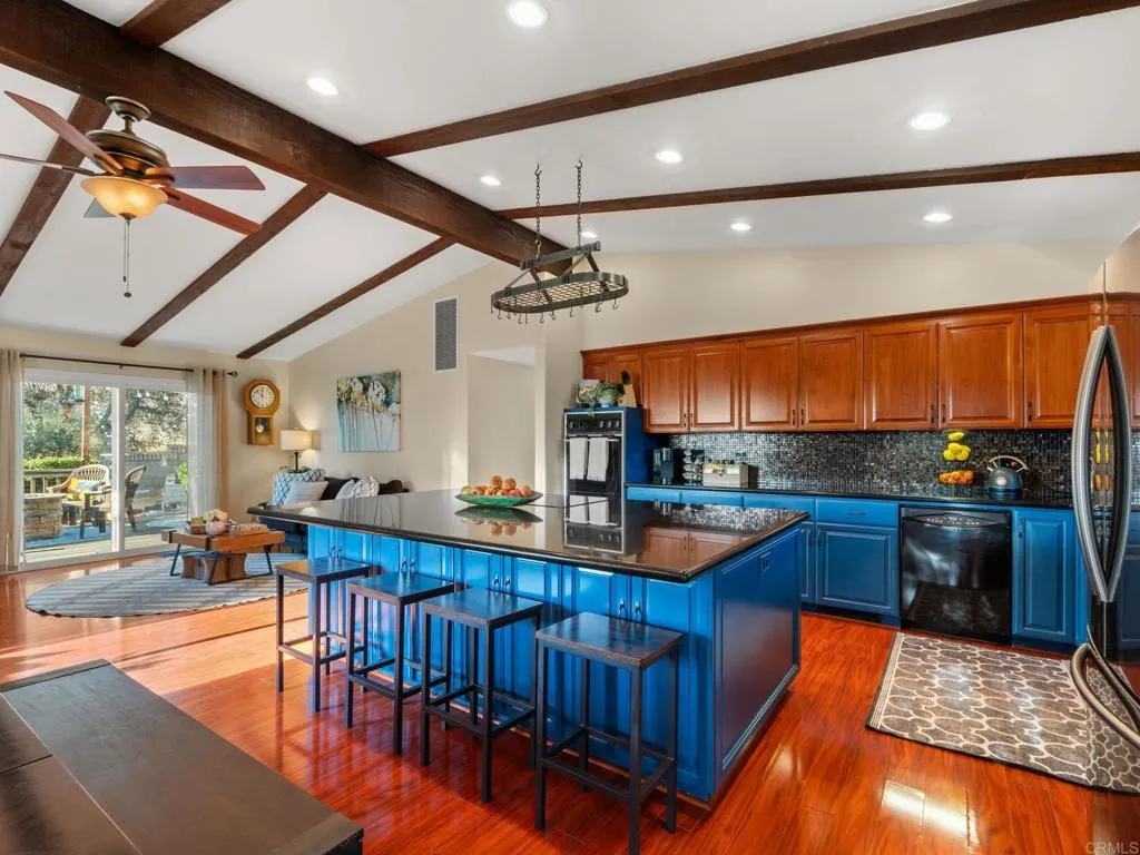 https://cdn.realtyfeed.com/cdn/127/307089311/0c2947582017e403c56b5582007c4cd8.webp