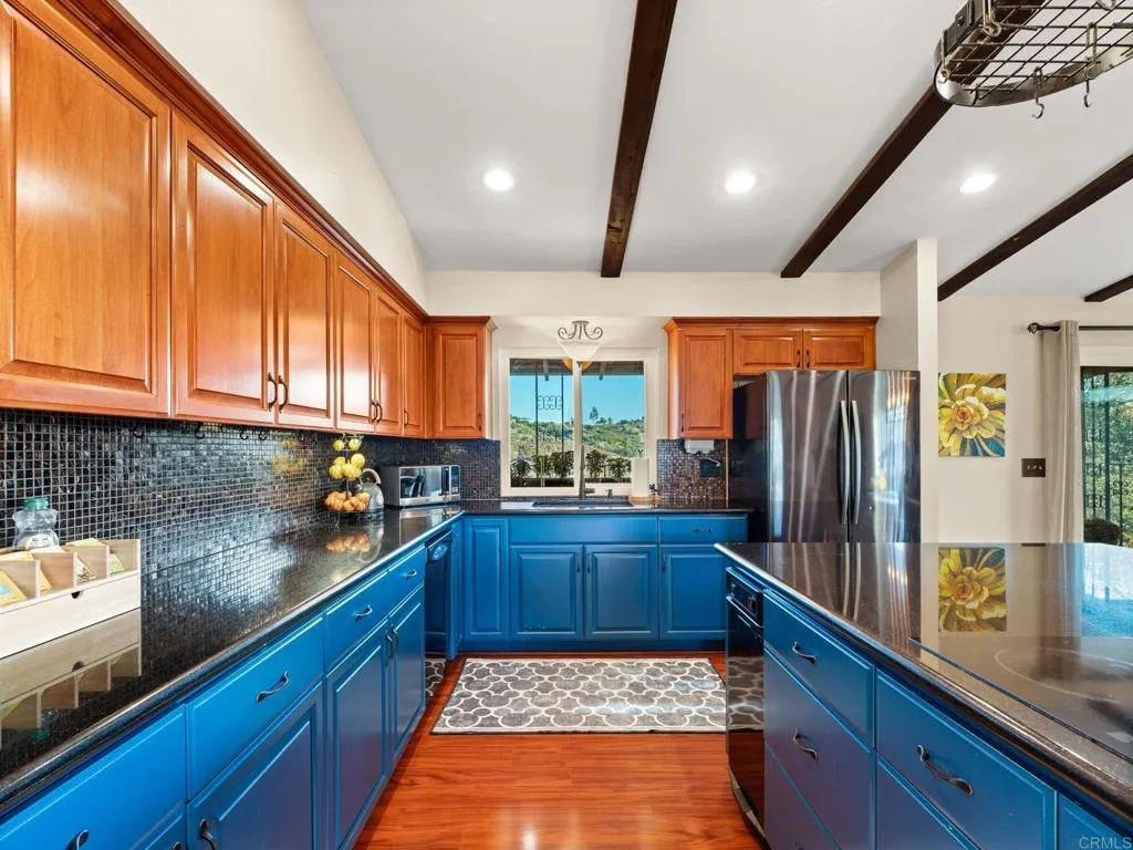 https://cdn.realtyfeed.com/cdn/127/307089311/8d74c8f5ef615996f09a7472da673ded.webp