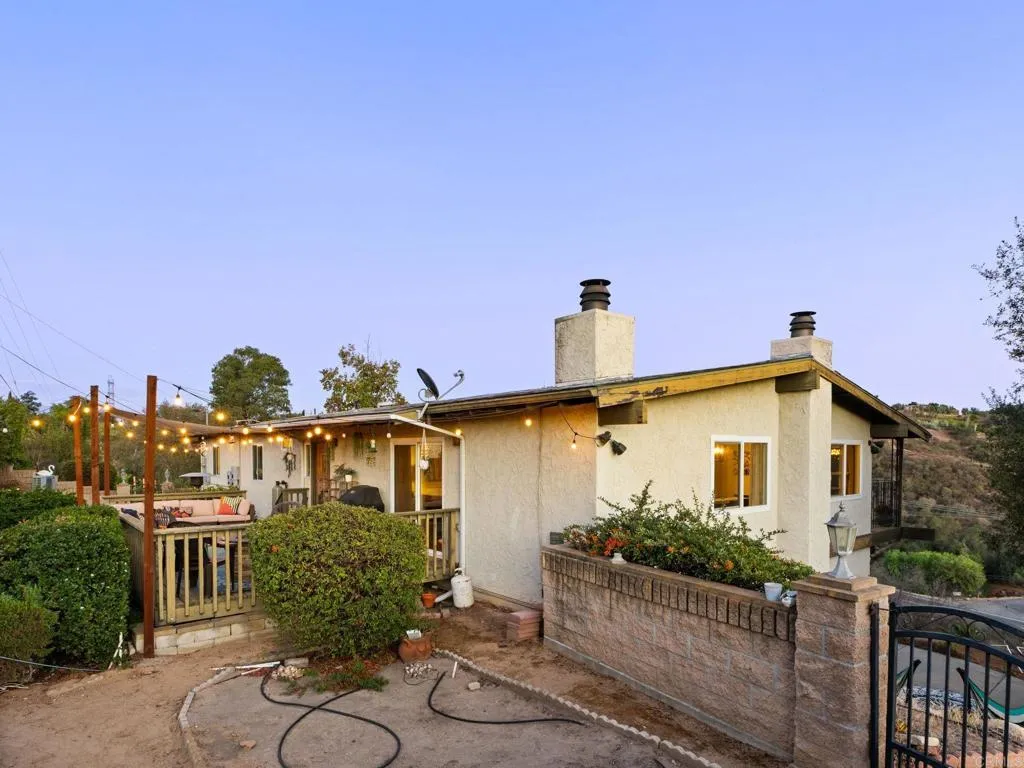 https://cdn.realtyfeed.com/cdn/127/307089311/967986bbf05c57e600ed27f9e8da9e9b.webp
