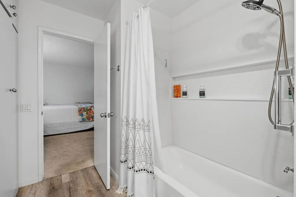 https://cdn.realtyfeed.com/cdn/127/307089410/0d524c18bbad216461d485f9aa6412ba.webp