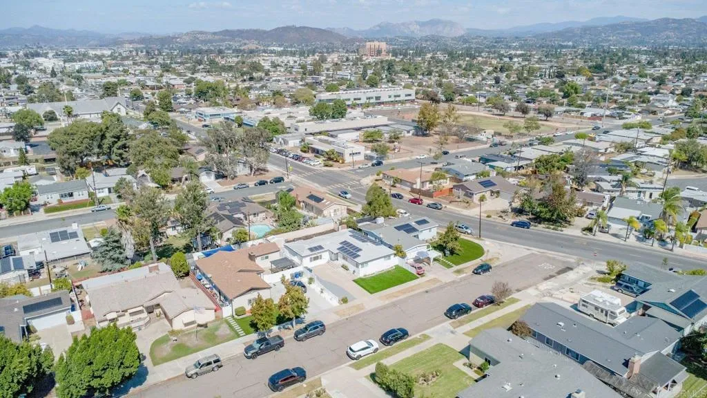 https://cdn.realtyfeed.com/cdn/127/307089413/40a31369d1687918cdd0deb9295717f3.webp