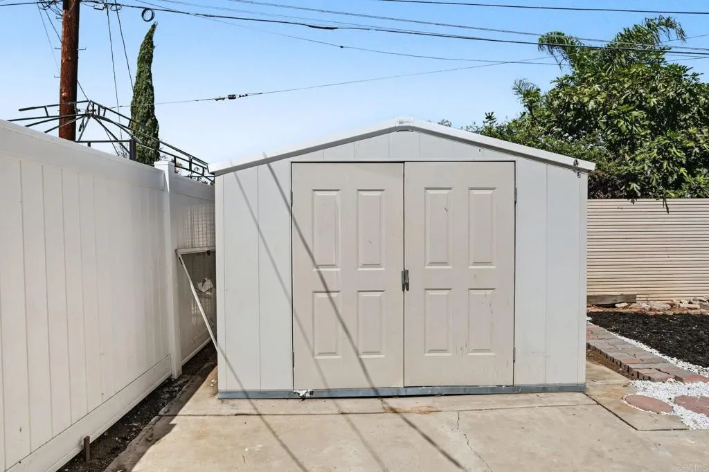 https://cdn.realtyfeed.com/cdn/127/307089413/7e322fdb19201d8560305243571db770.webp