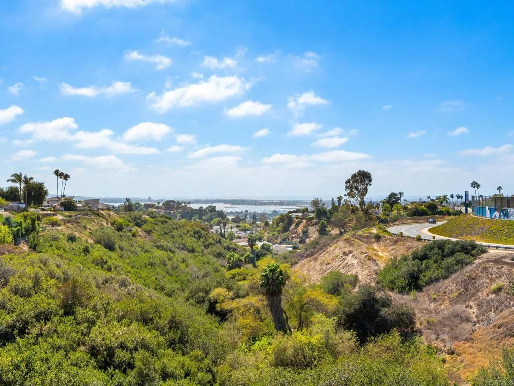 https://cdn.realtyfeed.com/cdn/127/307089428/0a509805a0c31e72c6f82b2b01489beb.webp