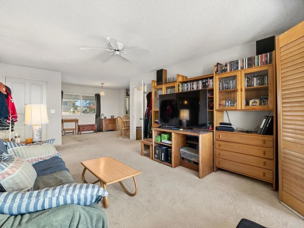 https://cdn.realtyfeed.com/cdn/127/307089428/fe96554cfa6775dd90815ae9ed64a667.webp