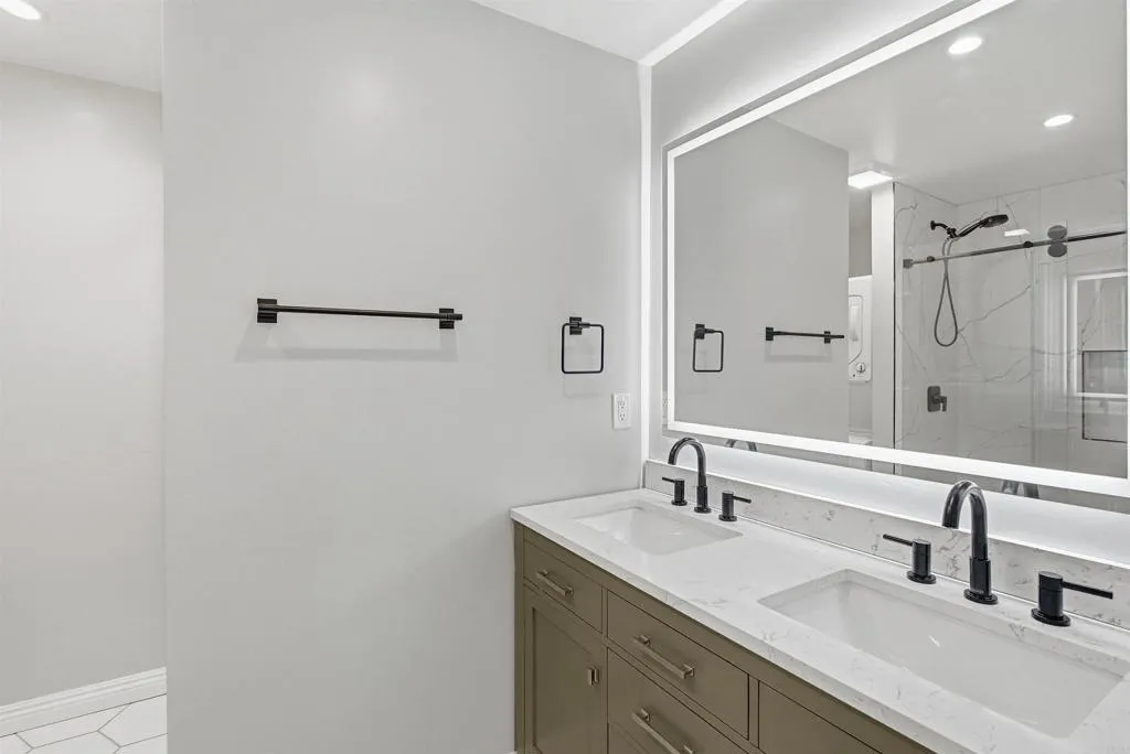 https://cdn.realtyfeed.com/cdn/127/307089461/160de9ea778bc11efad35cd938138228.webp