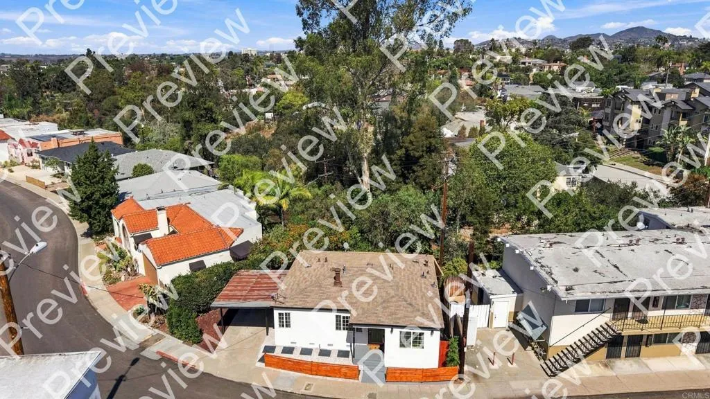 https://cdn.realtyfeed.com/cdn/127/307089461/1eee1922af2efa8622da134d2429a340.webp
