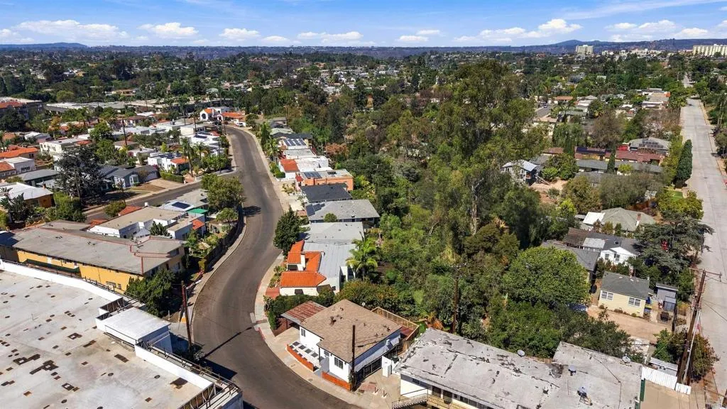 https://cdn.realtyfeed.com/cdn/127/307089461/5e2c8ee8f5c84f64edd96753d3c43c23.webp