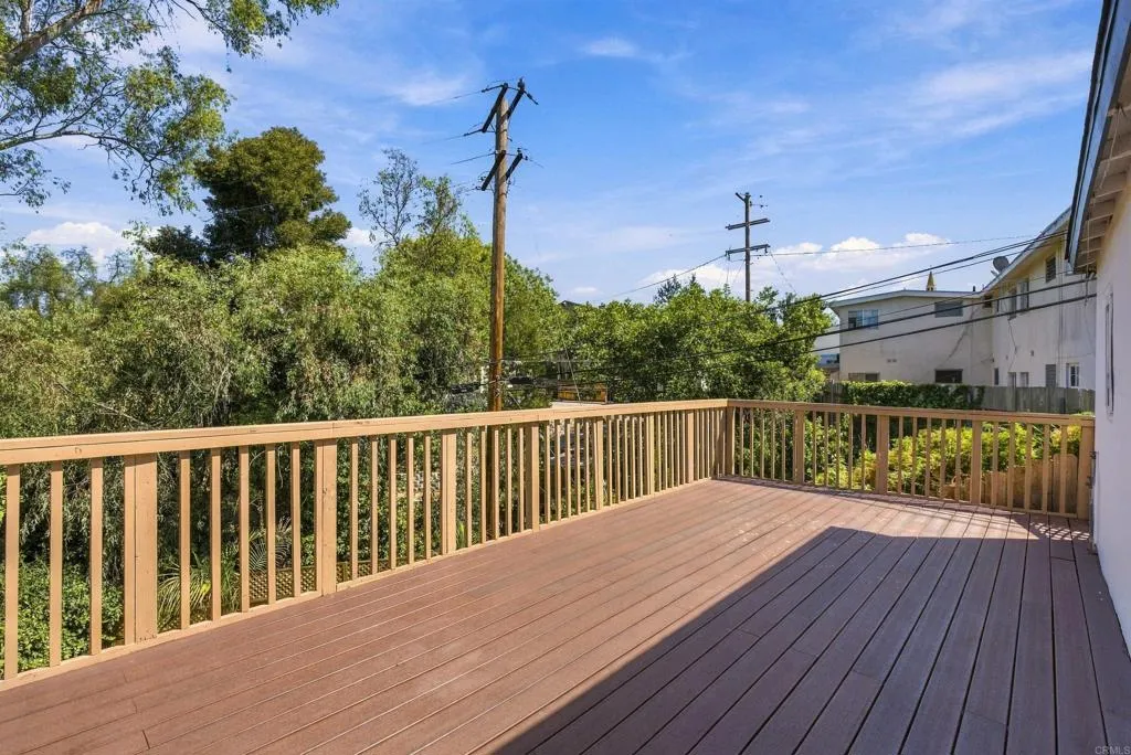 https://cdn.realtyfeed.com/cdn/127/307089461/81f2e60ac4c09c80d64bad908cd95bf2.webp